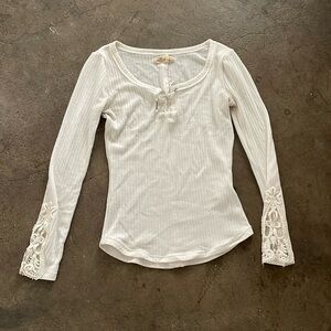 Hollister cream blouse